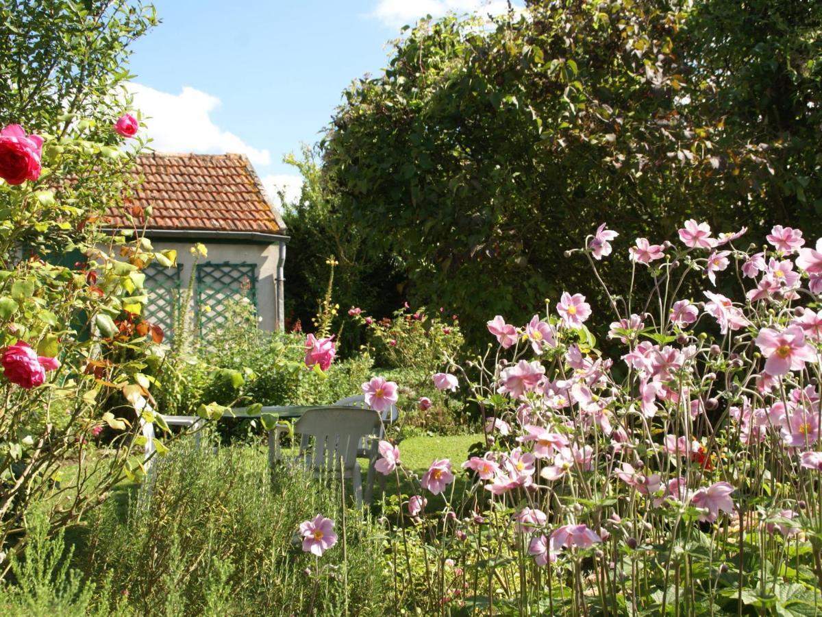 Charming Holiday Home Mezy-Moulins Exterior photo